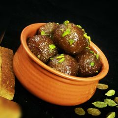A picture of Bread Gulab Jamun.