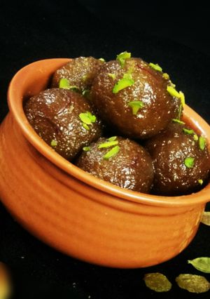 A picture of Bread Gulab Jamun.