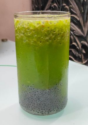 કાચી કેરી શરબત(row mango sharbat in Gujarati recipe) રેસીપી મુખ્ય ફોટો