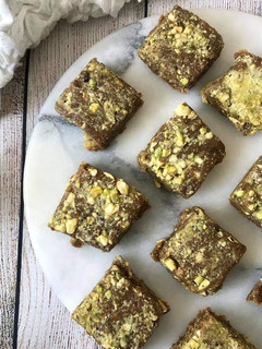 મેથી પાક (Methi Paak Recipe In Gujarati) રેસીપી મુખ્ય ફોટો