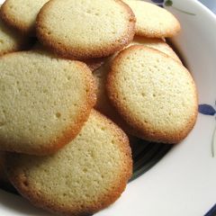 A picture of ‘Langues de Chat’ Biscuits.