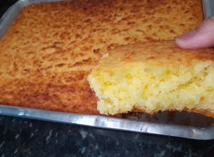 Foto de BOLO DE MANDIOCA DE LIQUIDIFICADOR SEM TRIGO, SEM AÇÚCAR, SEM LEITE – RÁPIDO E SIMPLES DE FAZER!!