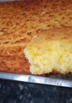 Foto de BOLO DE MANDIOCA DE LIQUIDIFICADOR SEM TRIGO, SEM AÇÚCAR, SEM LEITE – RÁPIDO E SIMPLES DE FAZER!!