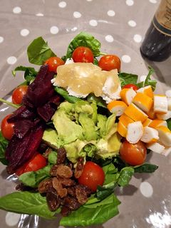 Una foto de Ensalada dulce de espinacas
