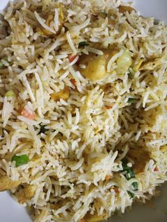 চিকেন ফ্রাইড রাইস (chicken fried rice recipe in Bengali) রেসিপির প্রধান ছবি