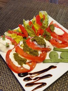 Una foto de Salsa pesto para capresa
