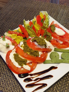 Una foto de Salsa pesto para capresa