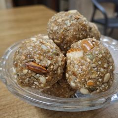 A picture of Seeds and nuts Ladoo.