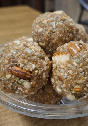 A picture of Seeds and nuts Ladoo.