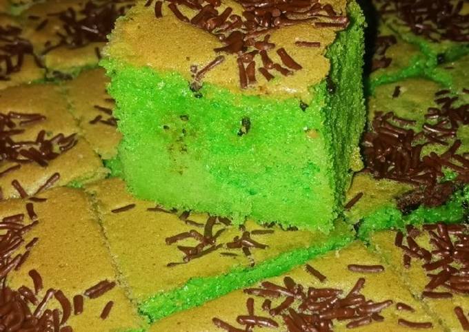 Resep Bolu Sekat Pandan Oven Tangkring Oleh Mimi Ermaagoeng - Cookpad Resep Bolu Sekat Pandan Oven Tangkring Oleh Mimi Ermaagoeng - Cookpad
