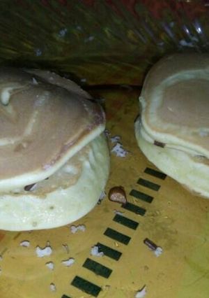 Foto resep Dorayaki doraemon simple.