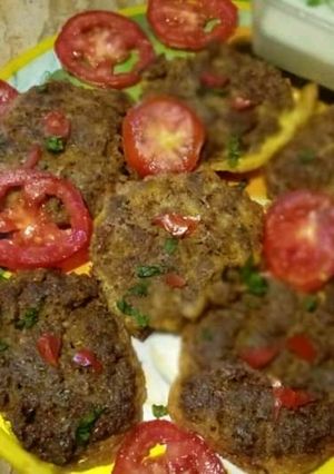 A picture of Kachay Qeemay ke kabab.