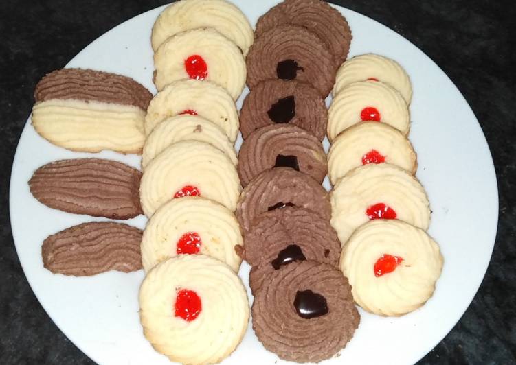 Recipe of Ultimate Jam and choclate biscuits