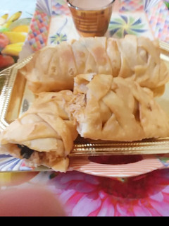 A picture of Pizza roll.