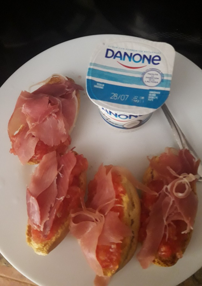 Una foto de Panecillos con tomate y jamón. ¡¡A merendar!!