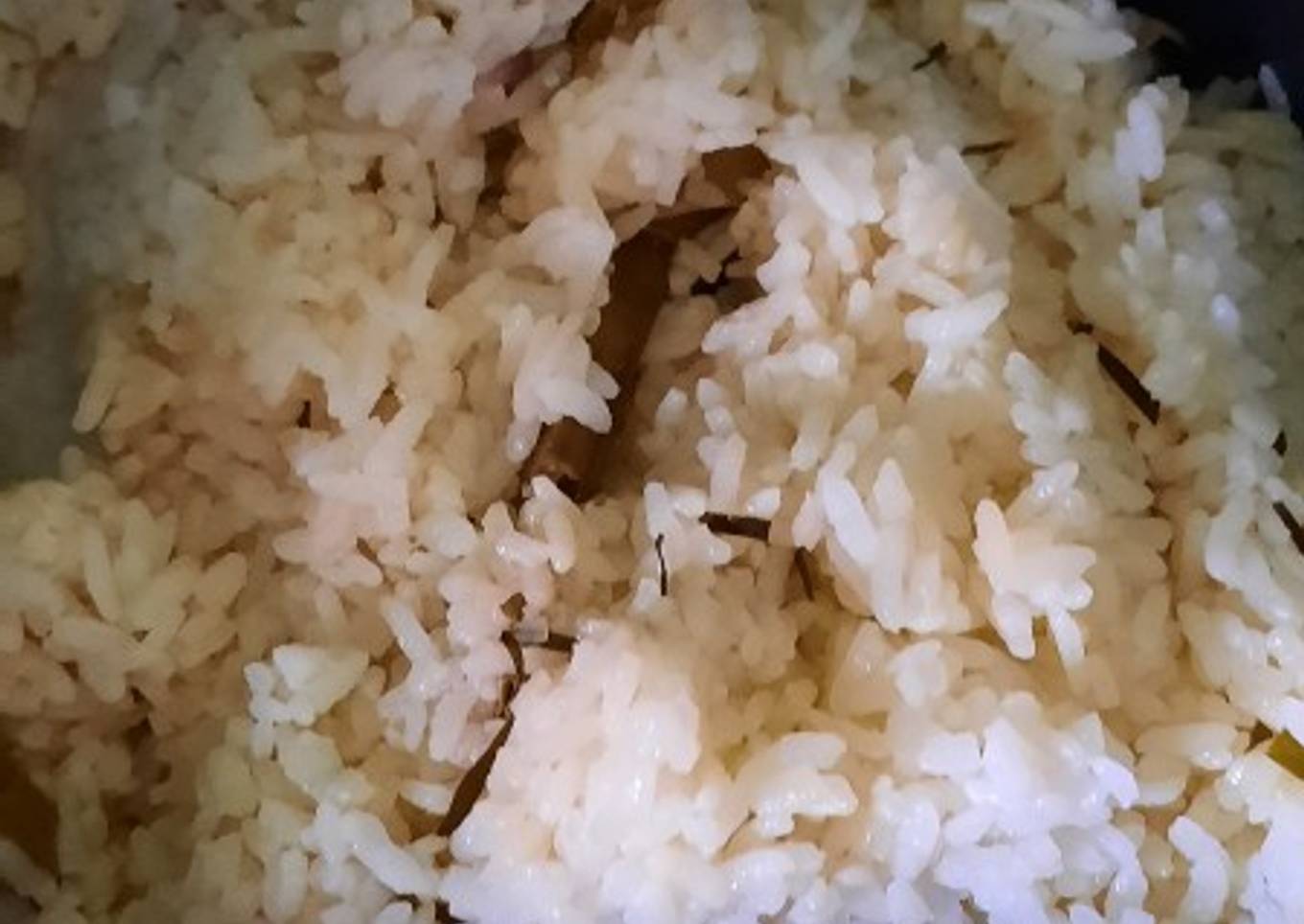Nasi Daun Jeruk (Rice Cooker)