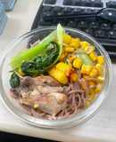 Giảm cân cùng bún gạo lứt: bún gạo lứt xào rau + gà áp chảo