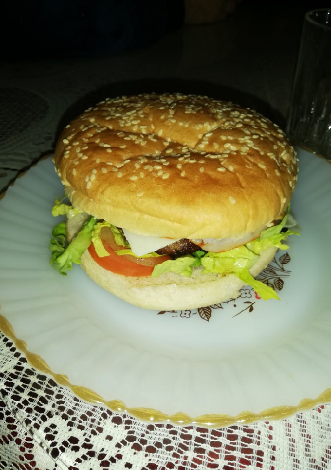 Una foto de Hamburguesa de ternera completa