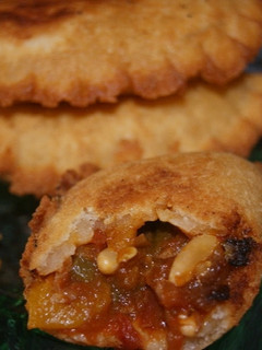 Una foto de Empanadillas de titaina de bacalao 🌶🐟 🍅