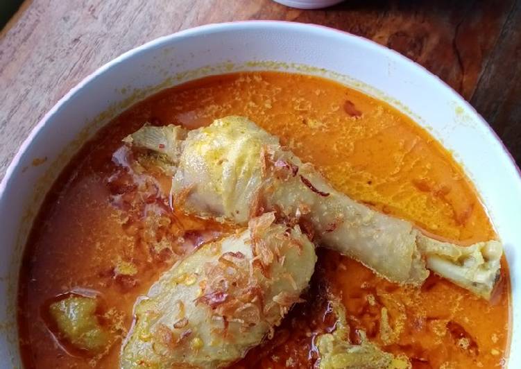 Resep Opor Ayam Pedas khas Cepu Yang Bikin Ngiler