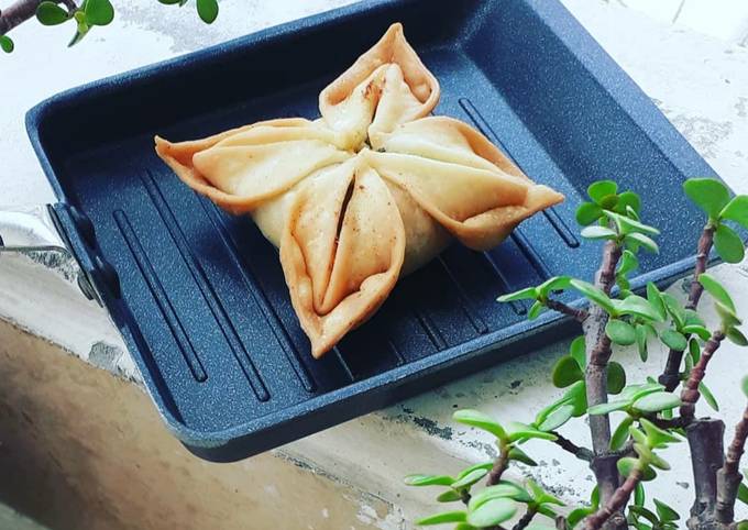 Flower samosa