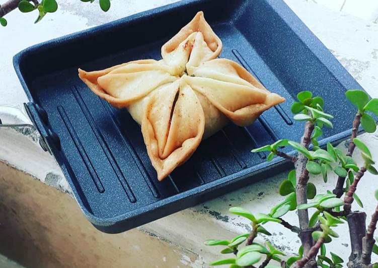 Flower samosa