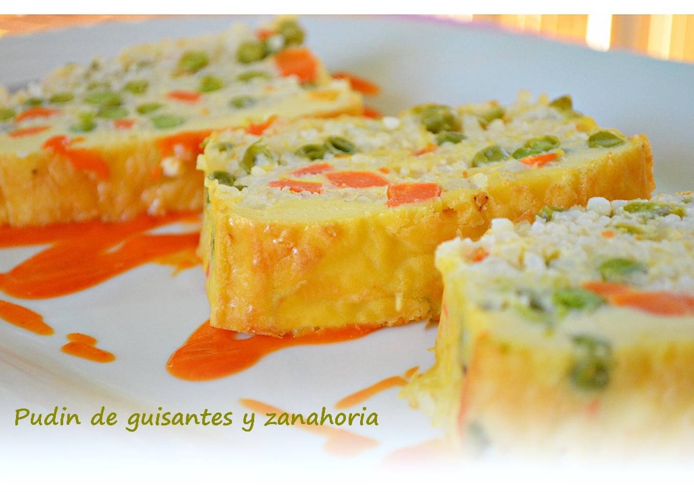 Pudin o pastel de guisantes y zanahorias