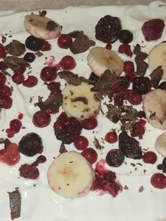 Una foto de Postre saludable de yogurt griego