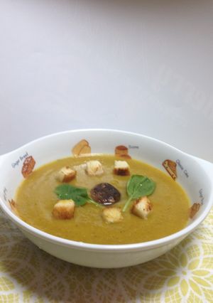 Una foto de Crema de verduras con hongos (shitake)