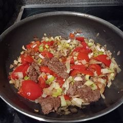 A picture of Beef Casserole with veges (leeks,cabbage,celery tomato,capsicum).