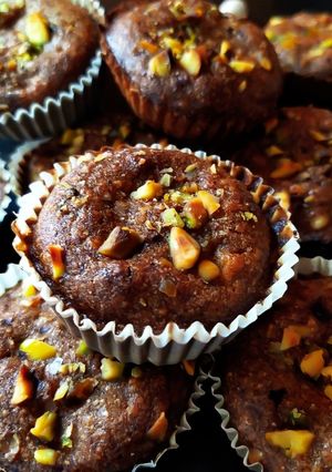 Una foto de Muffins integrales con avena y pistachos