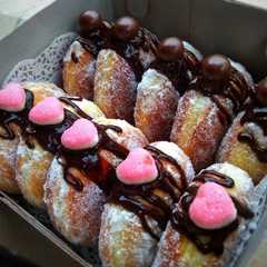 A picture of Bomboloni.