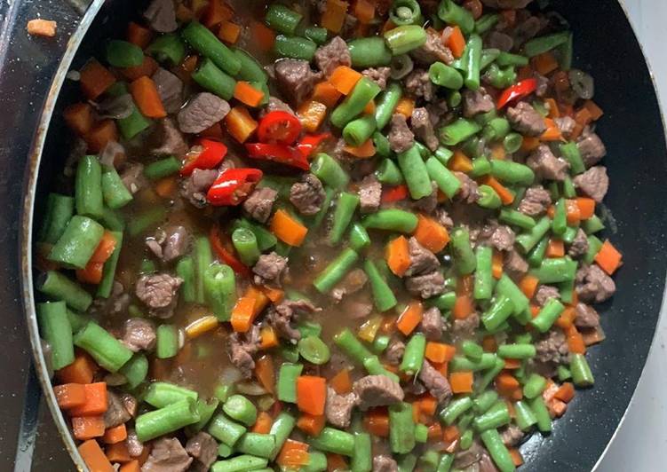 Tumis buncis wortel daging rusa