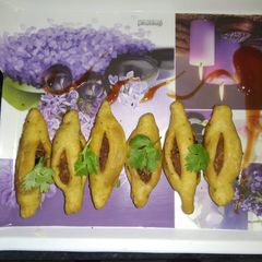 A picture of Crispy potato rolls.