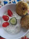 Salsa tzaziky #vegan con burger di zucchine