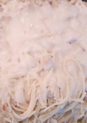A picture of Chicken tetrazzini.