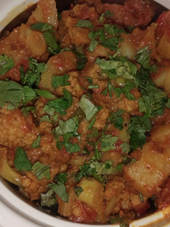 आलू गोभी की सब्जी (Aloo Gobhi Ki Sabzi recipe in hindi) रेसिपी मुख्य फोटो
