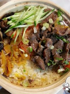 南瓜牛肉煲仔飯 的食譜成品照片