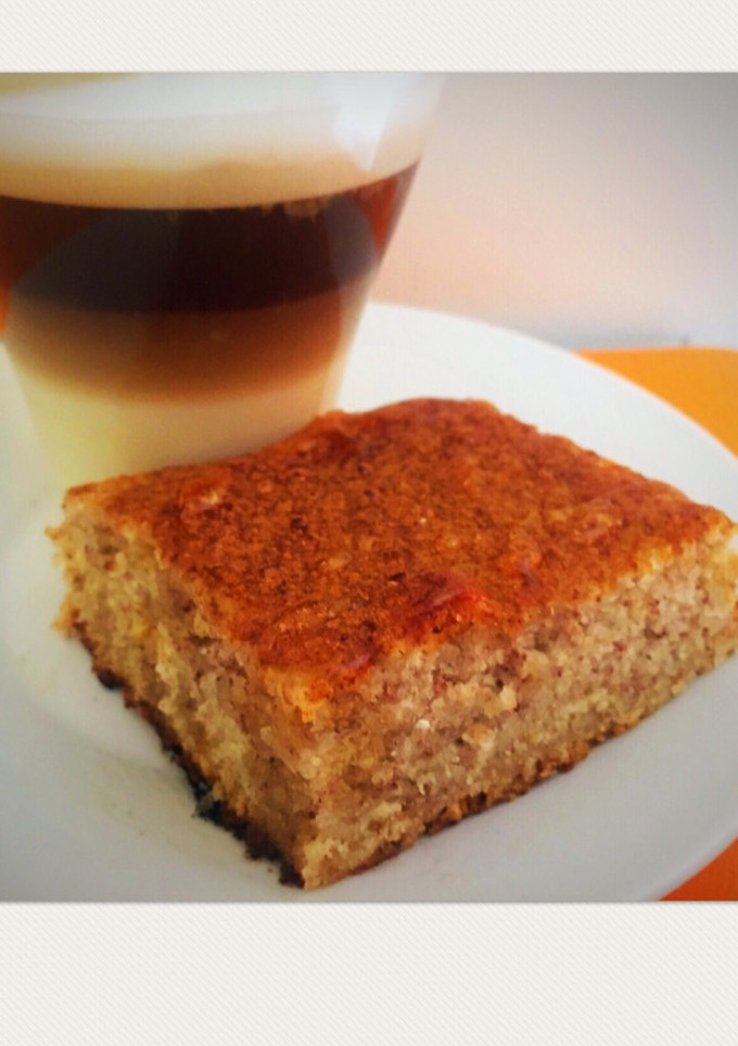 Una foto de Budín de banana exprés! En licuadora!! Esponjoso y húmedo! 1 2 3. Receta original de Adri Cocina!🌷