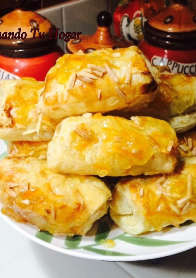 Una foto de Napolitanas rellenas de nutella💖