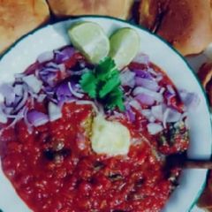 Mumbai Style Pav Bhaji A picture of Mumbai Style Pav Bhaji.