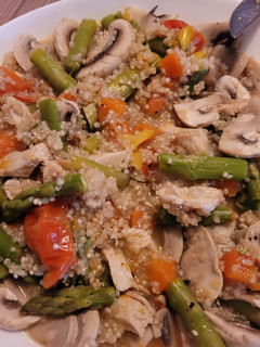 Una foto de Quinoa con pavo y verduras en Thermomix