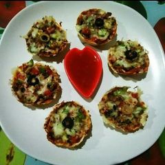 Bread Chicken pizza Muffins😋😍 A picture of Bread Chicken pizza Muffins😋😍.