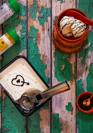 A picture of Vanilla Ice-cream.