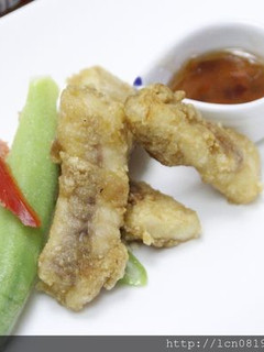 【好侍咖哩】鯛魚條佐酸梅醬 的食譜成品照片