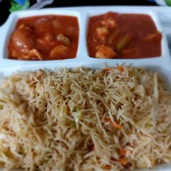 A picture of Chicken jalfrezi.
