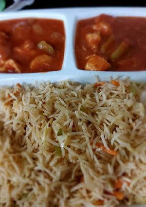 A picture of Chicken jalfrezi.