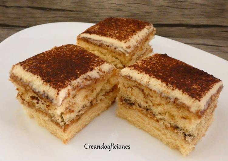 Tiramisú con bizcocho casero