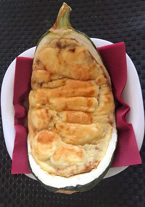 Una foto de Calabacín relleno de carne