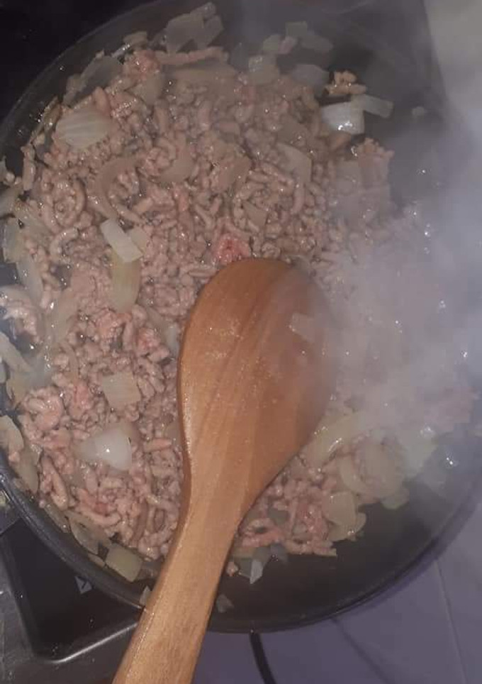 Una foto de Tortilla de carne y queso